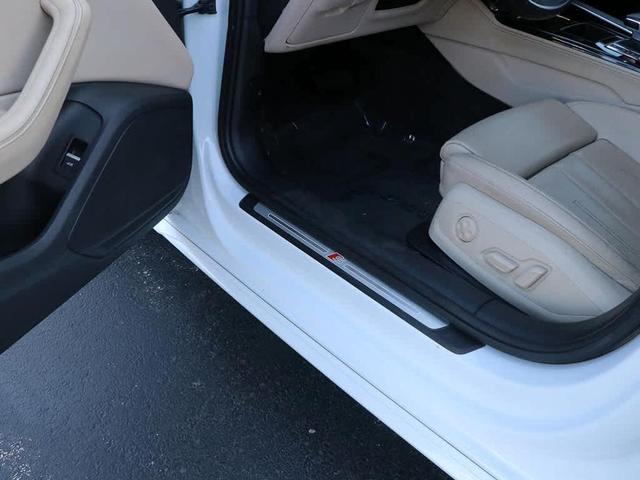 Photo of 2022 Glacier White Metallic Audi A4