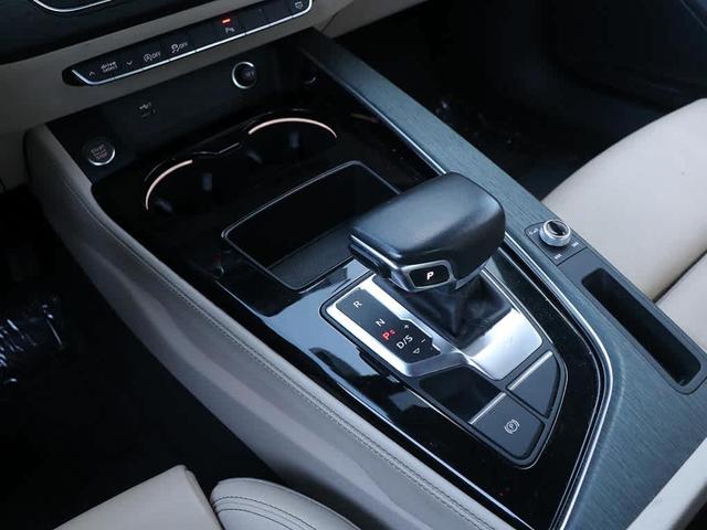 Photo of 2022 Glacier White Metallic Audi A4