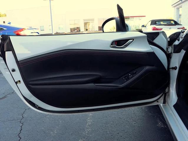 Photo of 2017 Ceramic Metallic Mazda MX-5 Miata RF