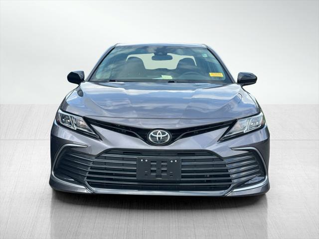 Photo of 2022 Gray Toyota Camry