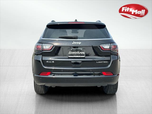 Photo of 2025 Diamond Black Crystal Pearlcoat Jeep Compass