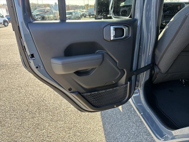 Photo of 2025 Anvil Clearcoat Jeep Wrangler