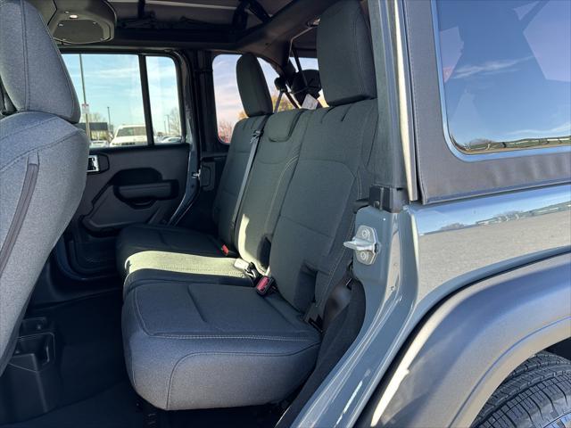 Photo of 2025 Anvil Clearcoat Jeep Wrangler