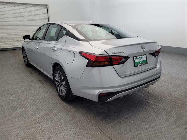 Photo of 2023 Brilliant Silver Metallic Nissan Altima