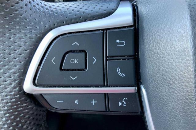 Photo of 2023 Celestial Silver Metallic Toyota Sienna
