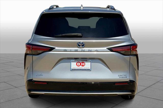 Photo of 2023 Celestial Silver Metallic Toyota Sienna