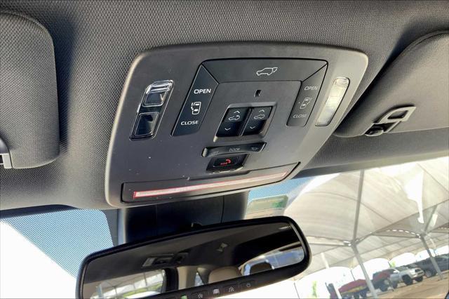 Photo of 2023 Celestial Silver Metallic Toyota Sienna