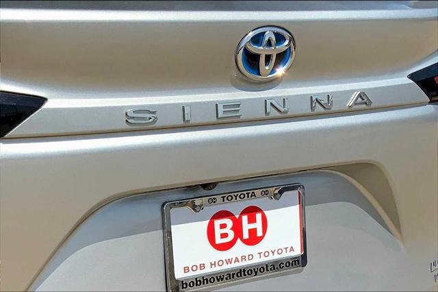 Photo of 2023 Celestial Silver Metallic Toyota Sienna