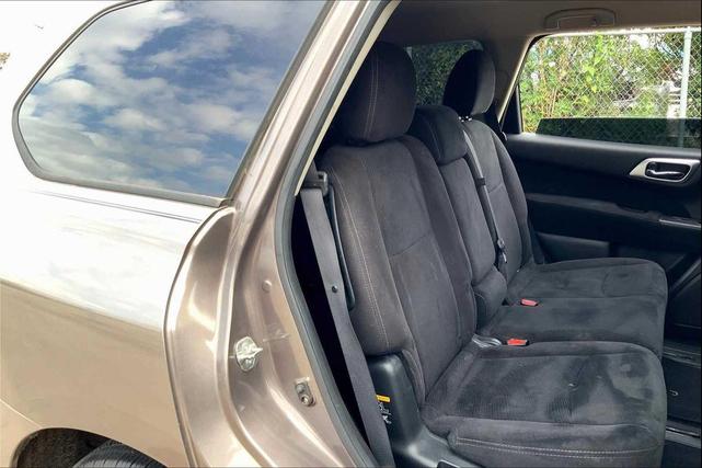 Photo of 2013 Mocha Stone Nissan Pathfinder