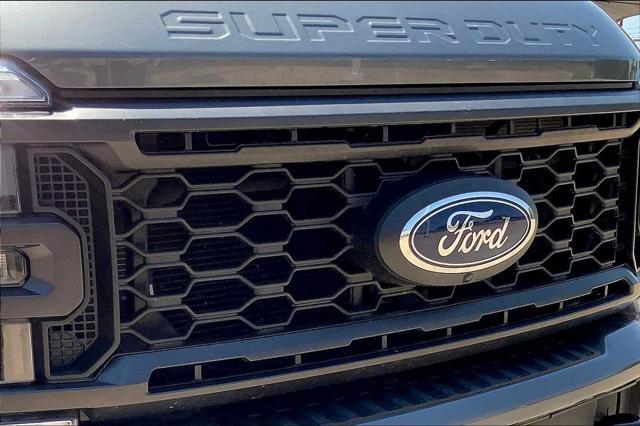 Photo of 2024 Carbonized Gray Metallic Ford F-250