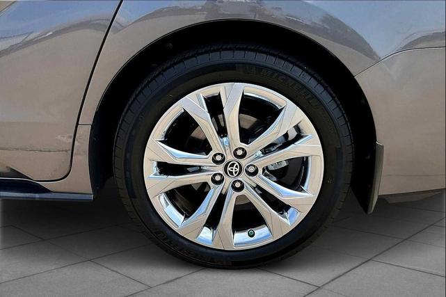 Photo of 2023 Predawn Gray Mica Toyota Sienna