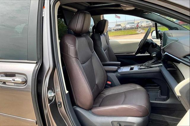 Photo of 2023 Predawn Gray Mica Toyota Sienna