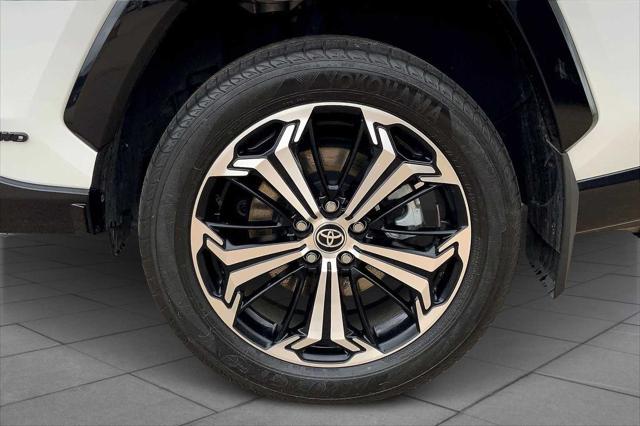Photo of 2023 Wind Chill Pearl/Midnight Black Metallic Toyota RAV4 Prime