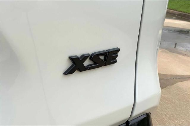 Photo of 2023 Wind Chill Pearl/Midnight Black Metallic Toyota RAV4 Prime