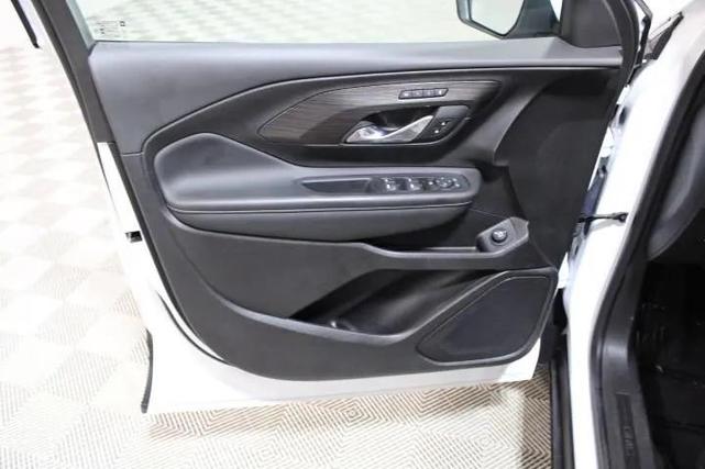 Photo of 2024 Summit White GMC Terrain