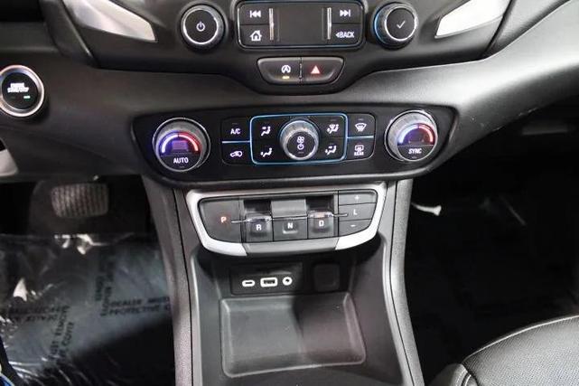 Photo of 2024 Summit White GMC Terrain