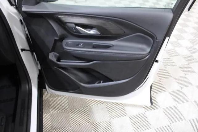 Photo of 2024 Summit White GMC Terrain