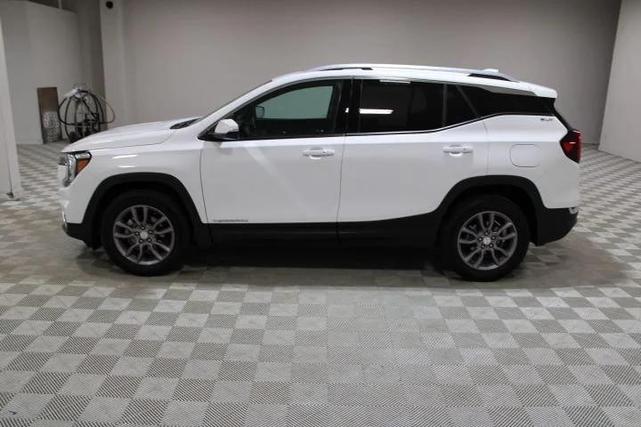 Photo of 2024 Summit White GMC Terrain