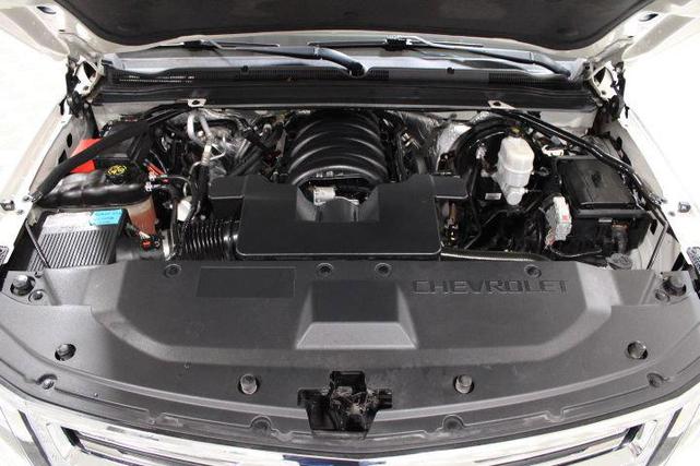 Photo of 2015 White Diamond Tricoat Chevrolet Tahoe