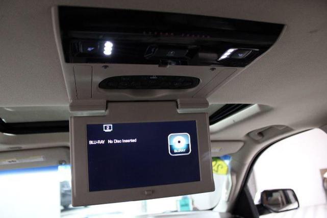 Photo of 2015 White Diamond Tricoat Chevrolet Tahoe