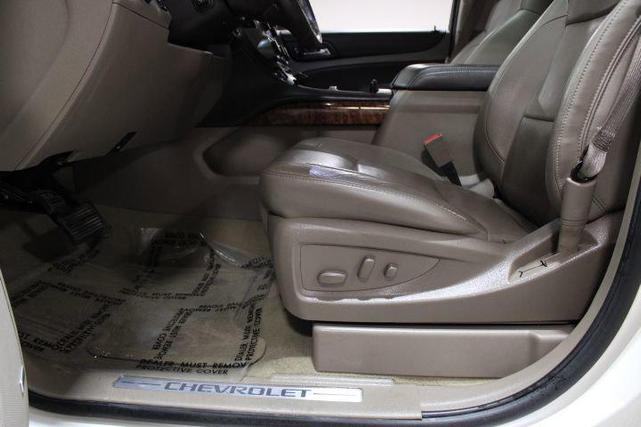 Photo of 2015 White Diamond Tricoat Chevrolet Tahoe