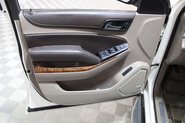 Photo of 2015 White Diamond Tricoat Chevrolet Tahoe
