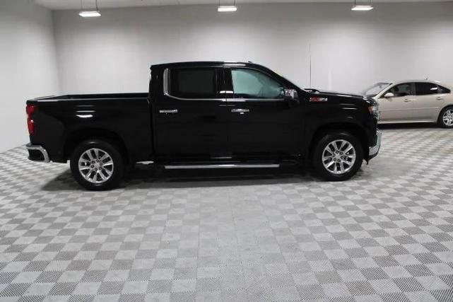 Photo of 2020 Black Chevrolet Silverado 1500