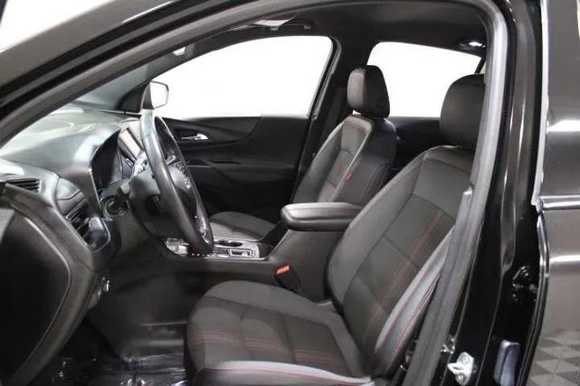 Photo of 2022 Mosaic Black Metallic Chevrolet Equinox