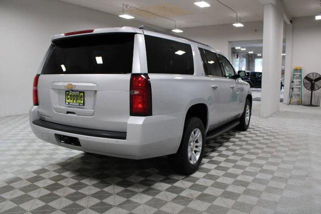Photo of 2018 Silver Ice Metallic Chevrolet Suburban