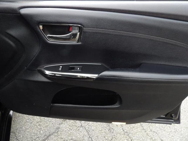 Photo of 2015 Black Toyota Avalon