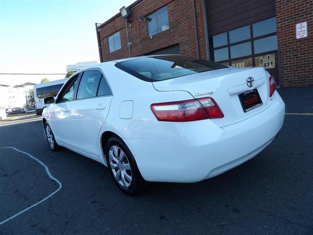 Photo of 2009 White Toyota Camry