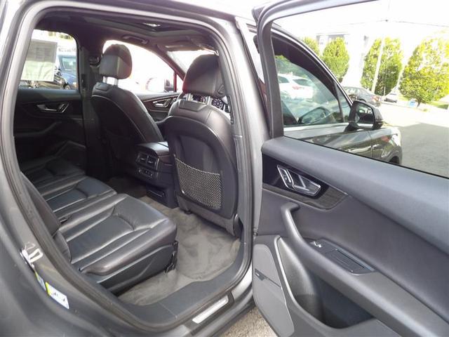 Photo of 2017 Gray Audi Q7