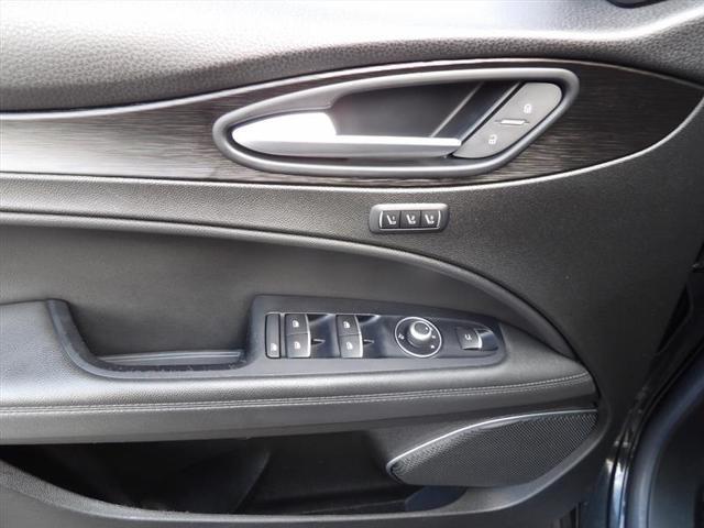 Photo of 2018 Black Alfa Romeo Stelvio