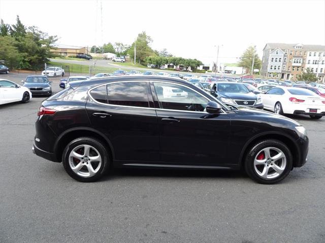 Photo of 2018 Black Alfa Romeo Stelvio