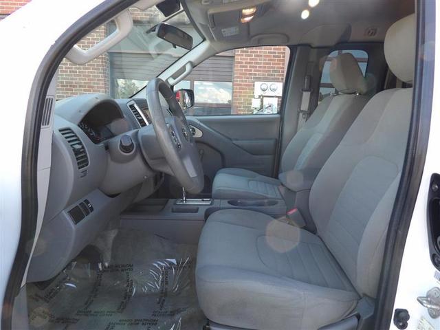 Photo of 2017 White Nissan Frontier