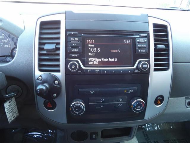 Photo of 2017 White Nissan Frontier