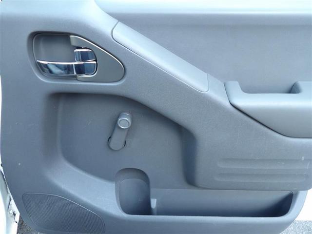 Photo of 2017 White Nissan Frontier