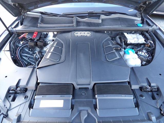 Photo of 2017 Gray Audi Q7
