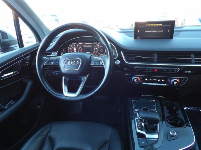 Photo of 2017 Gray Audi Q7