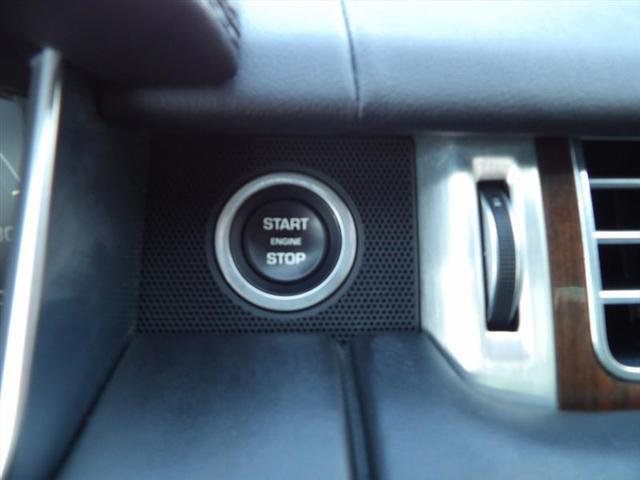 Photo of 2016 Gray Land Rover Range Rover