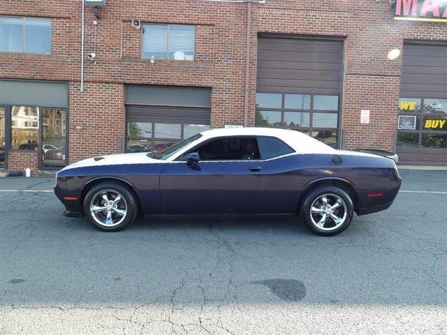 Photo of 2016 White Dodge Challenger