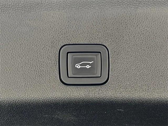 Photo of 2023 Crystal White Tricoat Cadillac Escalade
