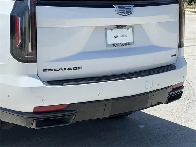 Photo of 2023 Crystal White Tricoat Cadillac Escalade