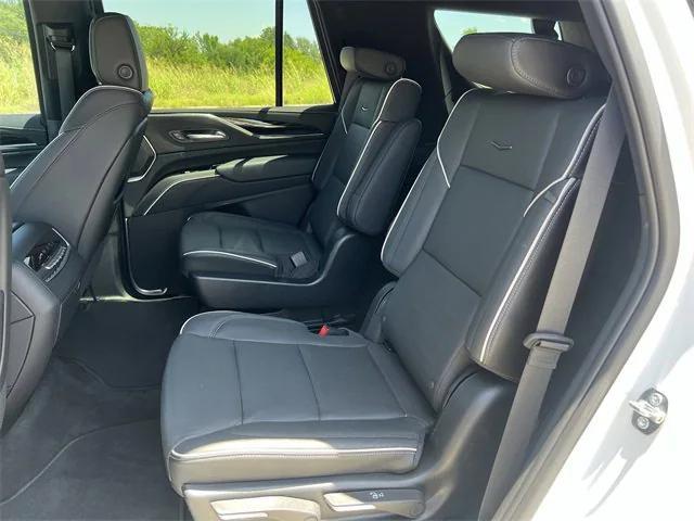 Photo of 2023 Crystal White Tricoat Cadillac Escalade