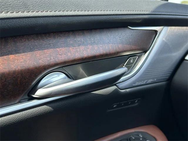 Photo of 2025 Stellar Black Metallic Cadillac XT5