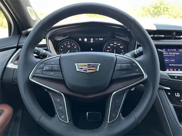 Photo of 2025 Stellar Black Metallic Cadillac XT5