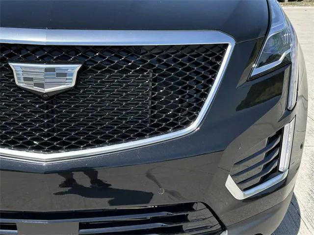 Photo of 2025 Stellar Black Metallic Cadillac XT5
