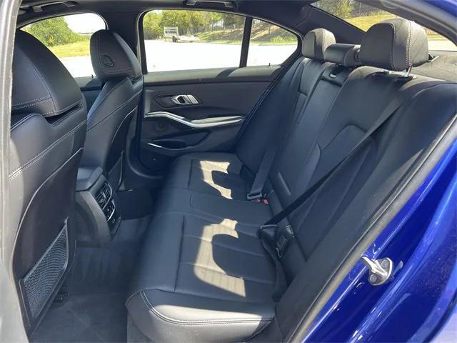 Photo of 2023 Blue BMW 330e