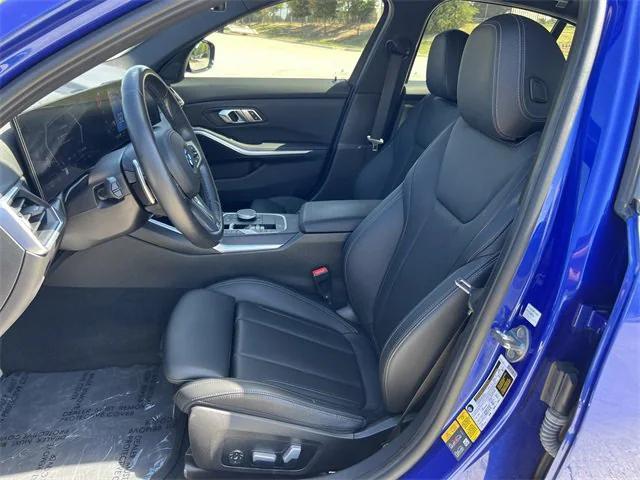Photo of 2023 Blue BMW 330e