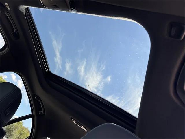 Photo of 2023 Blue BMW 330e